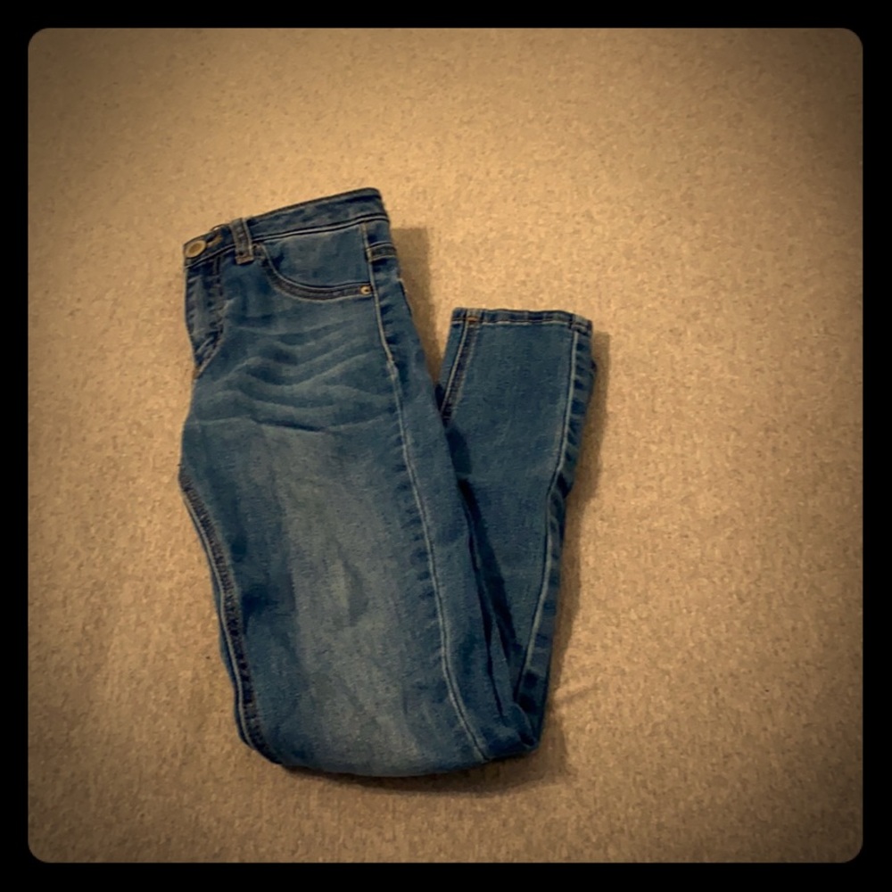 Some skinny light washed jeans